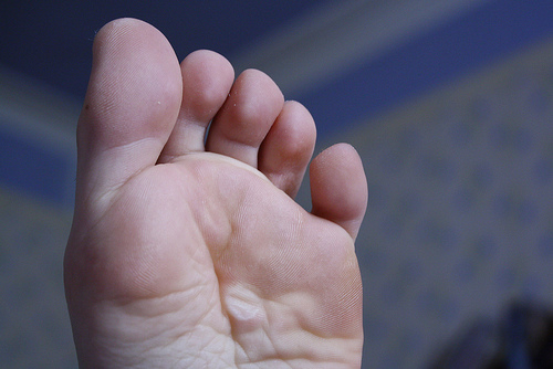 Muchos puntos ubicados en nuestros pies conectan con otros órganos vitales. Foto de Nina J. G